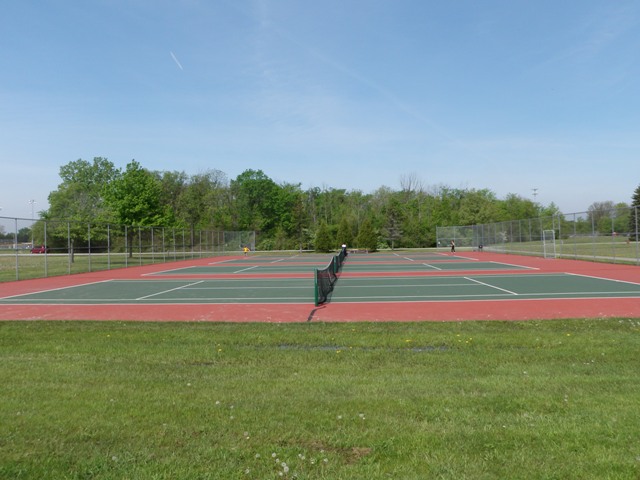 Tennis courts Bicentennial Park